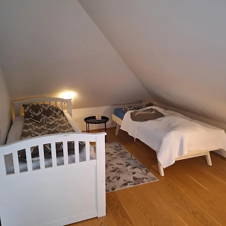 Unik, Stor I Hjertet Av * סנדנס